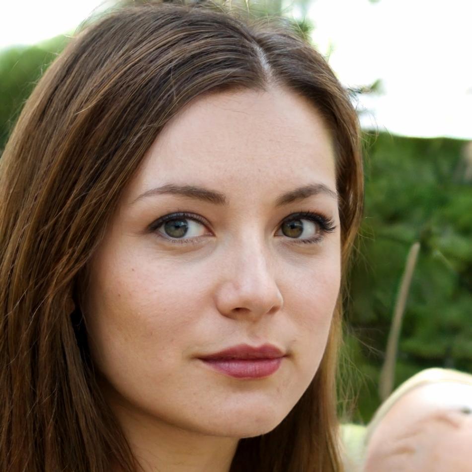 Portrait professionnel de Célestine Moreau, formatrice en gestion budgétaire